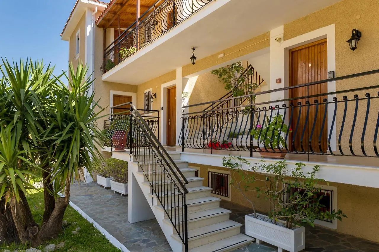 Buena Vista Studios Lurdáta Apartmanhotel